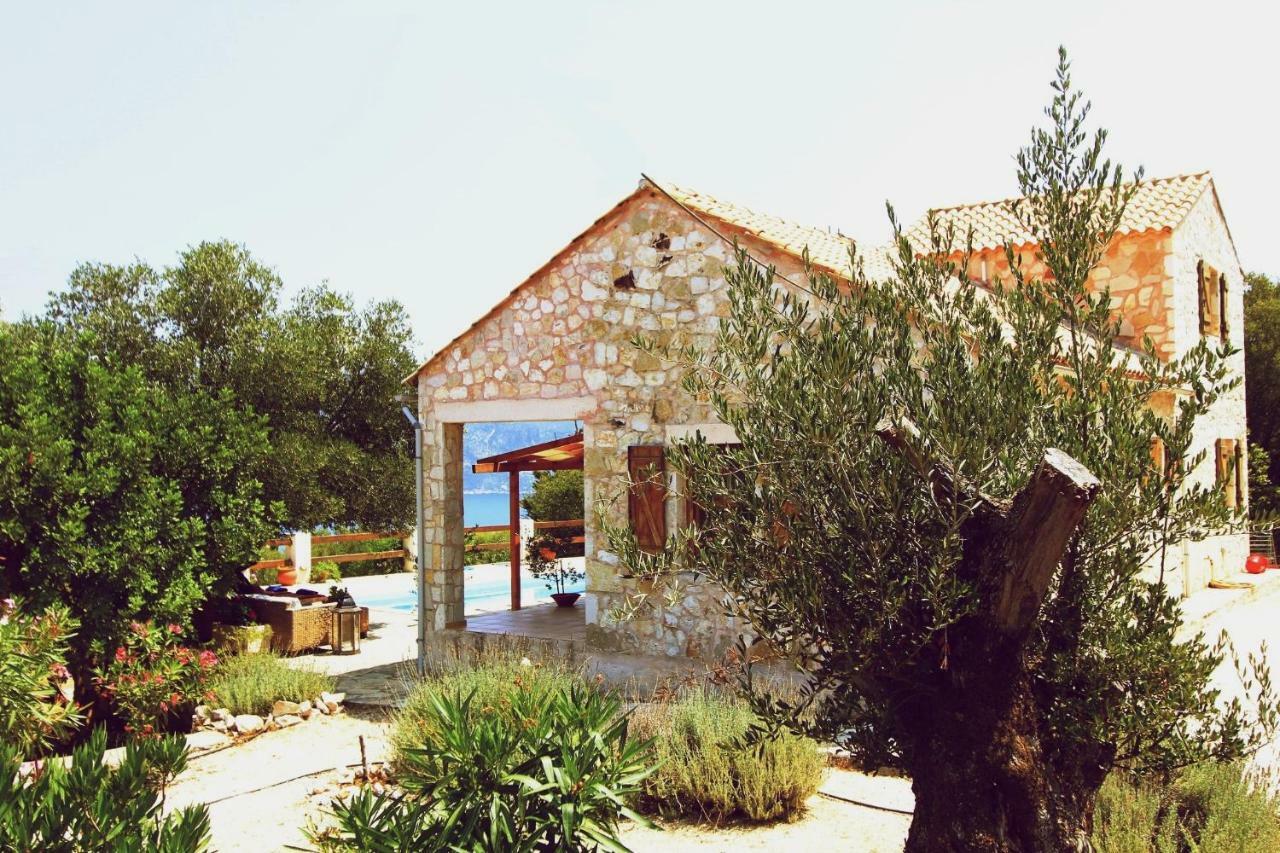 Villa Mystique *